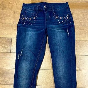 Jeans with fake diamonds